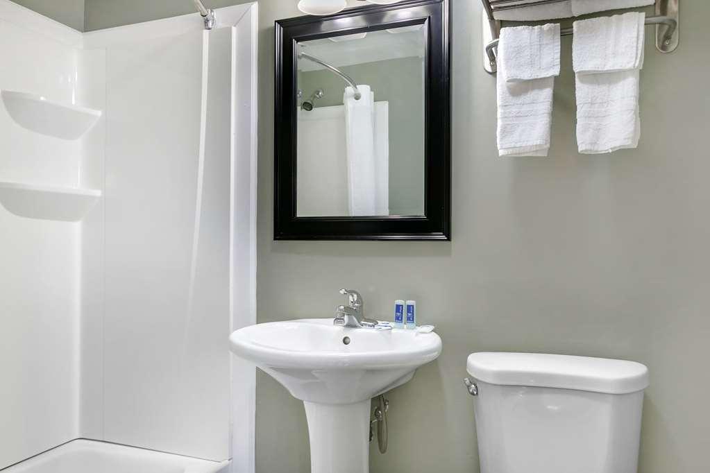 Knights Inn Bristol Levittown Camera foto