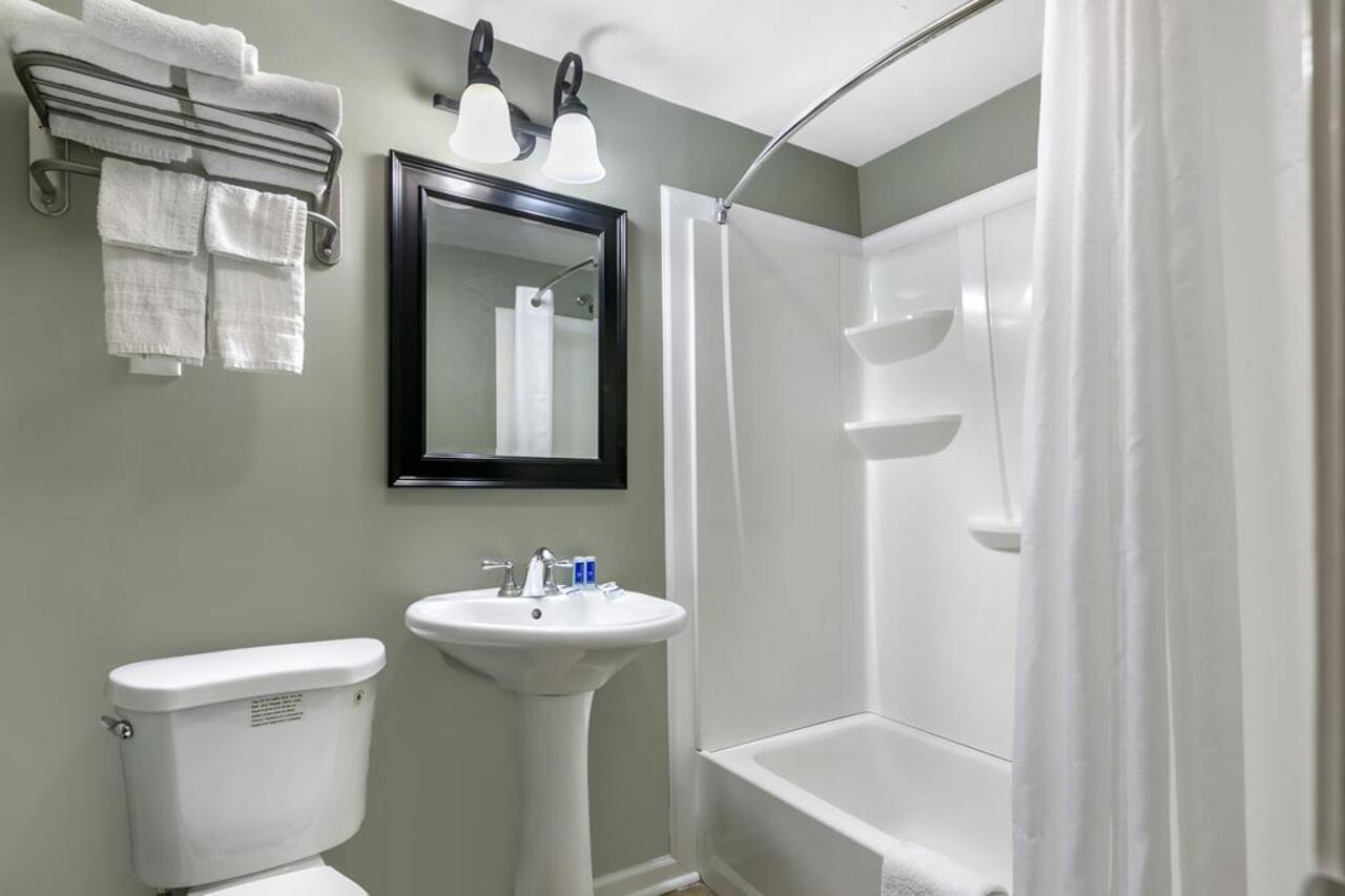 Knights Inn Bristol Levittown Esterno foto