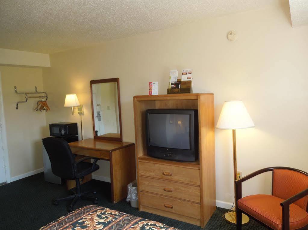 Knights Inn Bristol Levittown Esterno foto