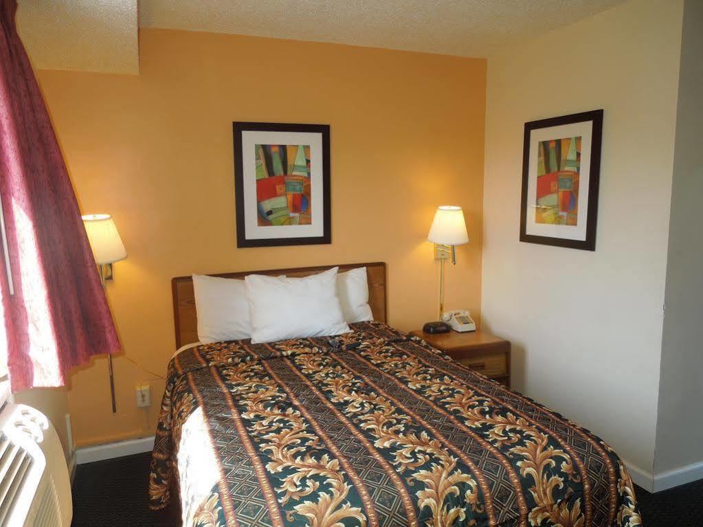 Knights Inn Bristol Levittown Esterno foto