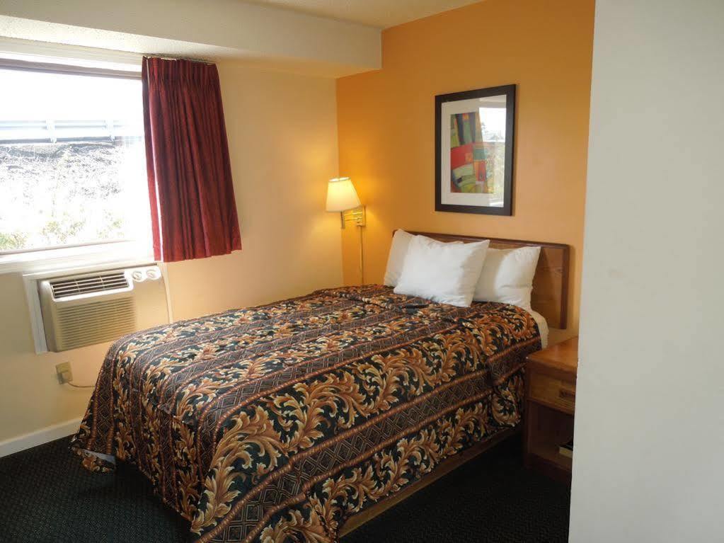 Knights Inn Bristol Levittown Esterno foto